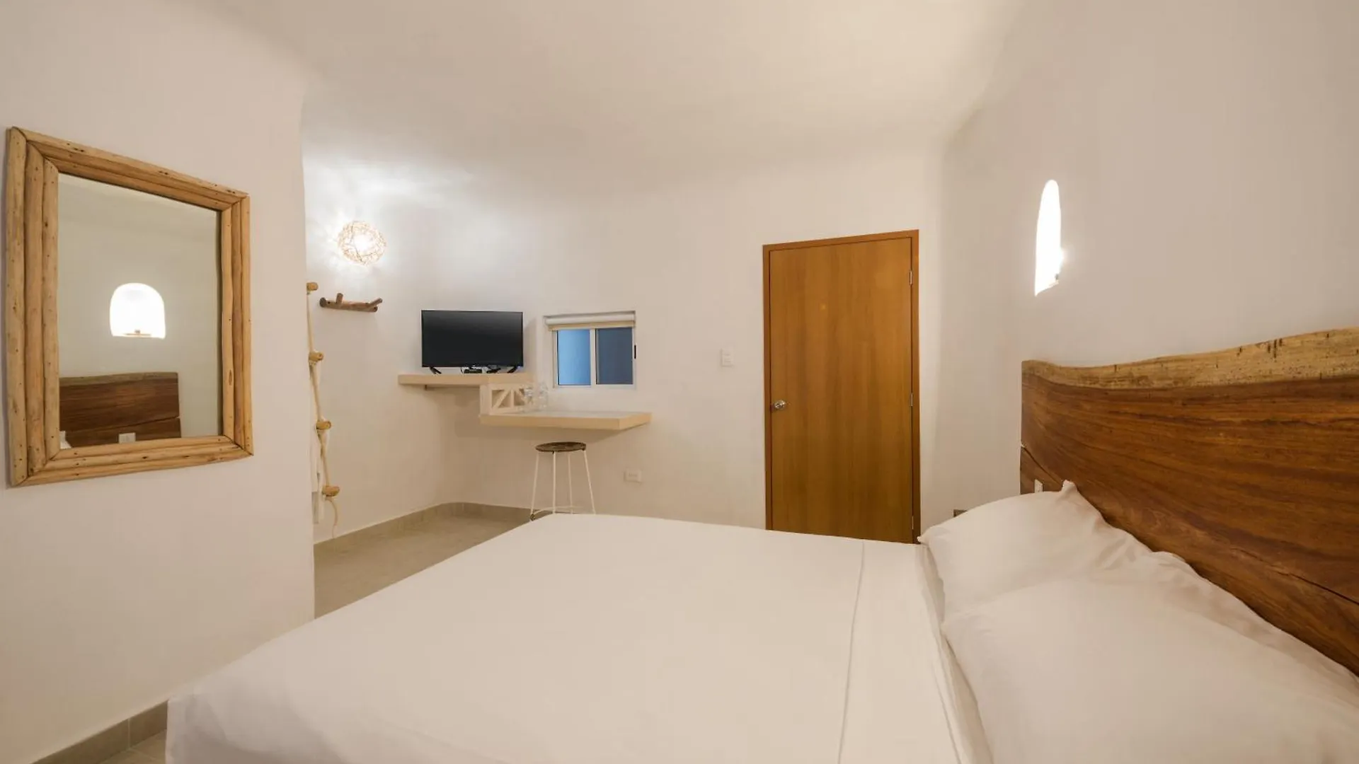 Hotel Caracol Puerto Morelos