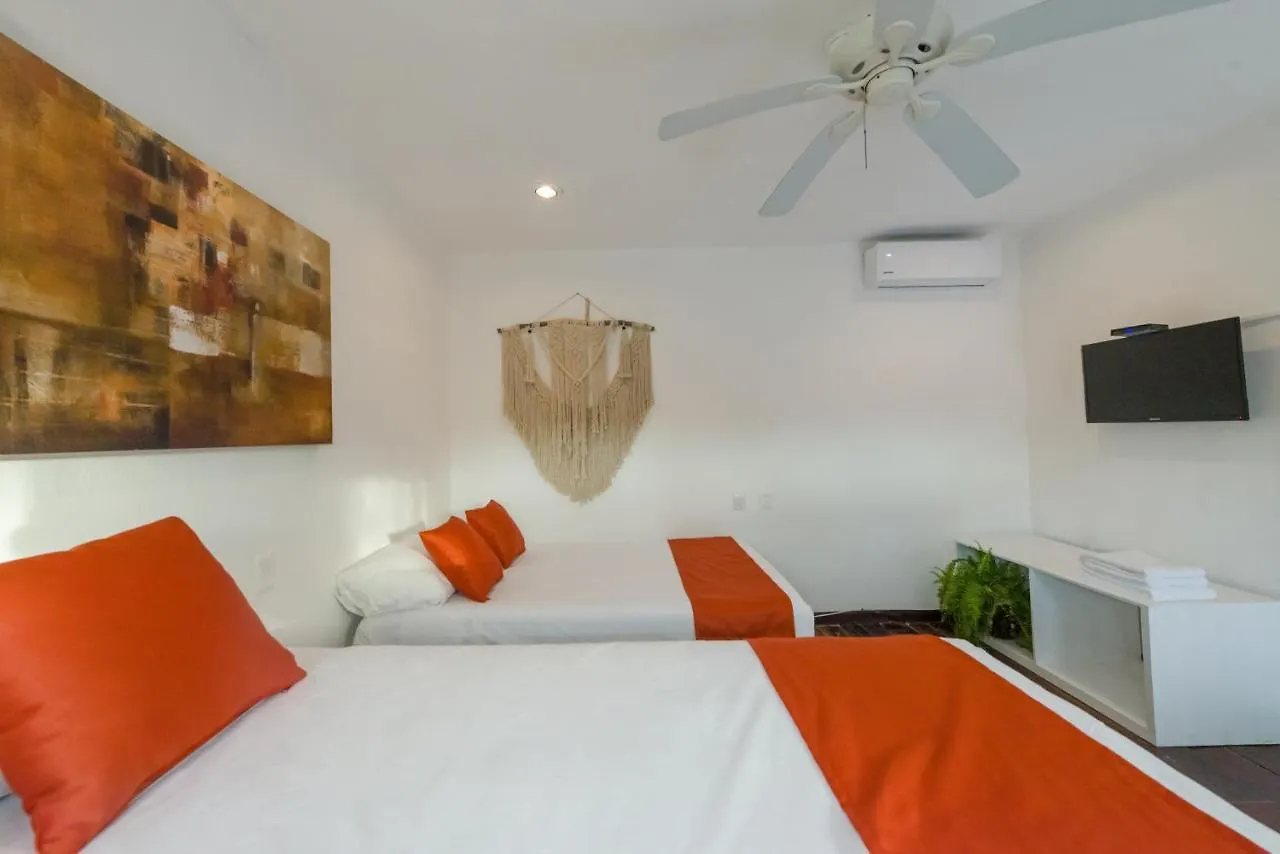 Hotel Puerto Caracol Puerto Morelos 3*,